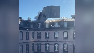 Dépression Frederico: une toiture arrachée par le vent à Clermont-Ferrand le 16 novembre 2023.