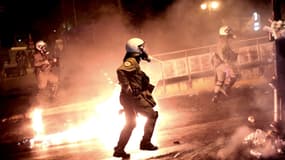 Échauffourées entre la police et des manifestants à Athènes