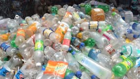 Les kiosques de récupération acceptent tout type de bouteille ou de flacon en plastique. 