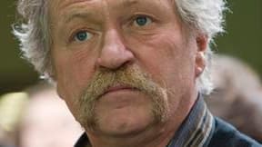 Le député européen José Bové a été condamné à 1.500 euros d'amende pour le fauchage, en août 2007, d'une parcelle de maïs transgénique à Servian, dans l'Hérault. /Photo prise le 16 janvier 2010/REUTERS/Gonzalo Fuentes