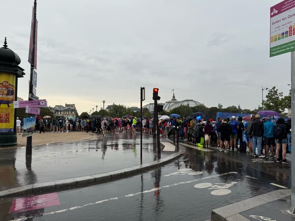 Les spectateurs sont venus en nombre pour l'épreuve de triathlon malgré la pluie.