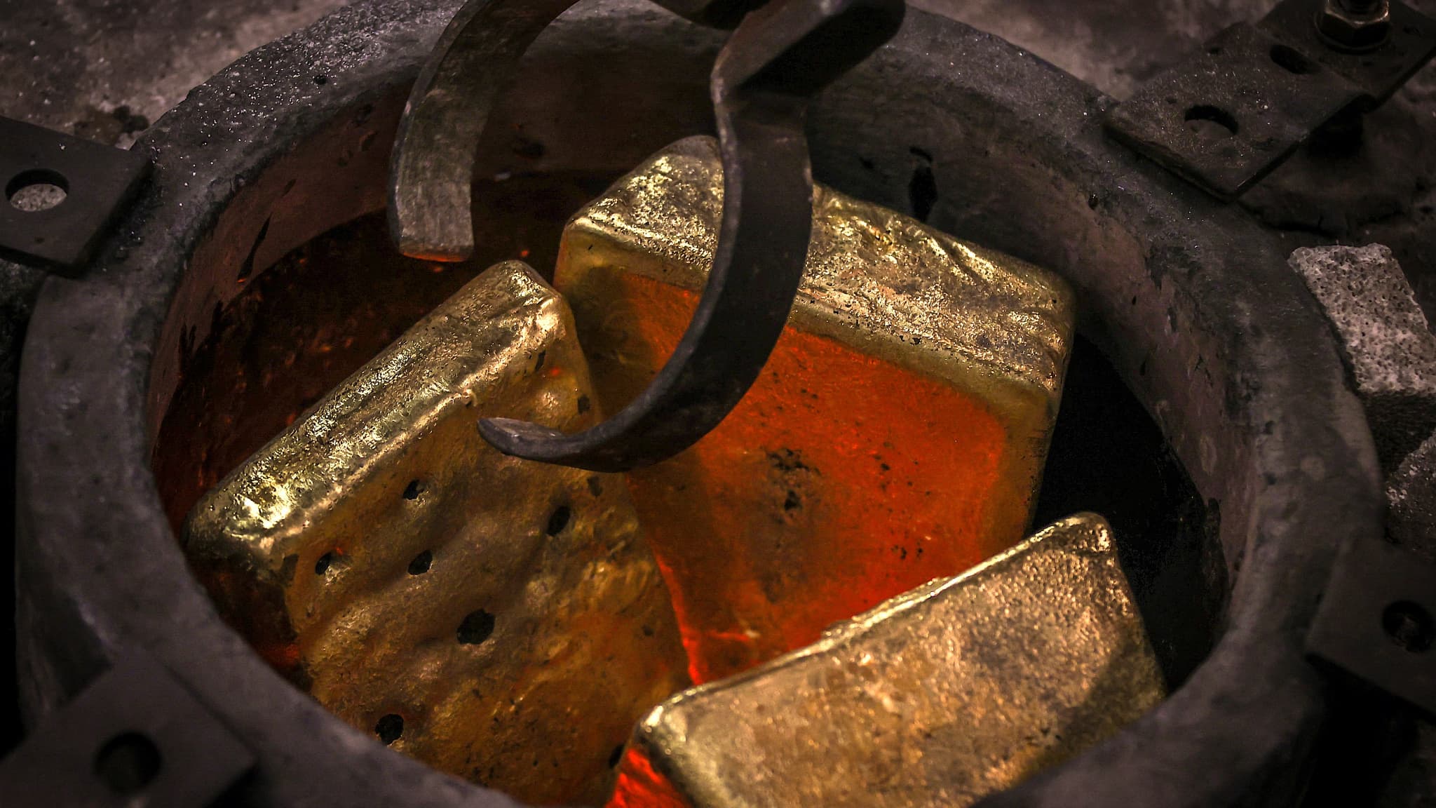 Altın 10 yılı aşkın sürenin en kötü çeyreğini tamamlıyor: Değerli metalin fiyatı ne kadar düşebilir?