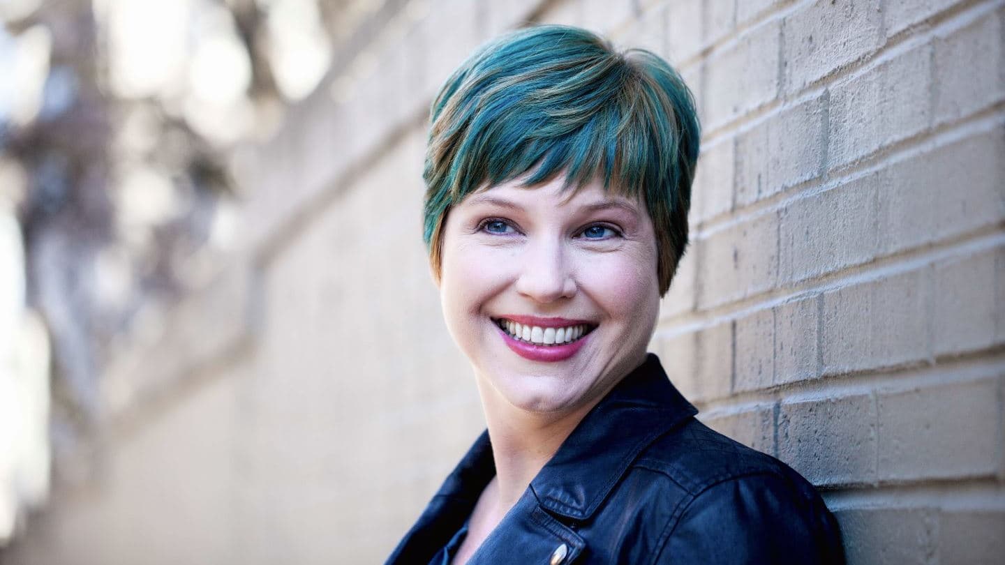 Gwenda Bond Gwenda Bond