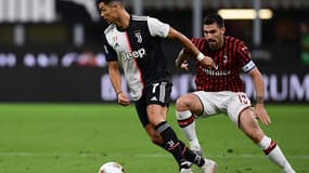 Cristiano Ronaldo (Juventus) devant Alessio Romagnoli (AC Milan)