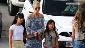 Laeticia Hallyday de retour à Saint-Barth avec ses deux filles