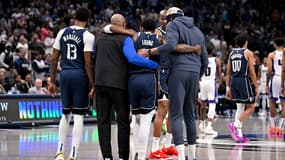 Kyrie Ivring blessé lors du match entre Dallas et Sacramento (98-122), le 3 mars 2025