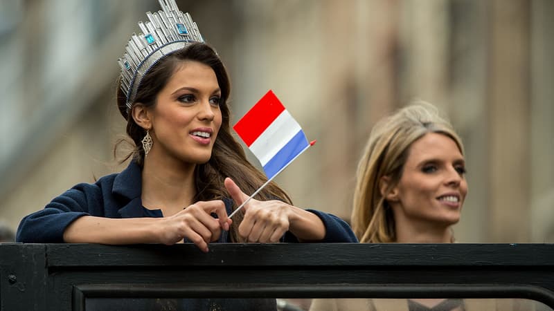 Miss Univers, Iris Mittenaere, au côté de Sylvie Tellier à Lille le 19 mars 2017