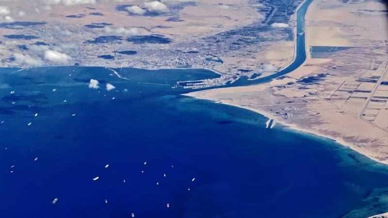 Canal de Suez: un remorqueur coule après une collision avec un pétrolier