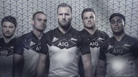 Les All Blacks présentent leur nouveau maillot