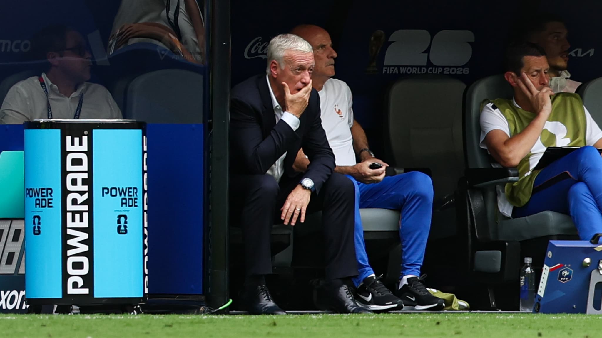 Didier Deschamps dépité sur le banc de touche