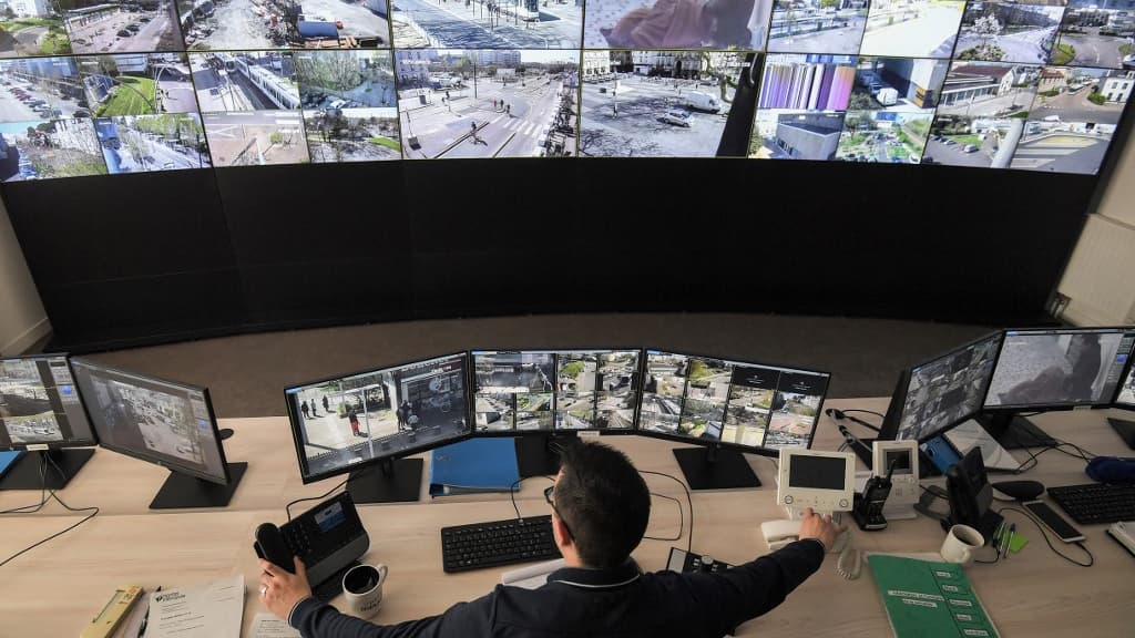 Les écrans de vidéoprotection au Centre de surveillance urbain de Nantes. Les écrans de vidéoprotection au Centre de surveillance urbain de Nantes.