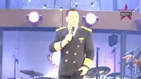 Robbie Williams casse le bras d'une fan en concert