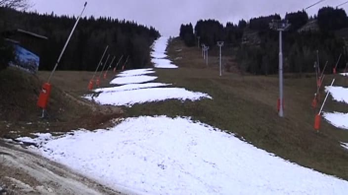 A Villard-de-Lans dans l'Isère, à 1.400 mètres d'altitude, la dernière chute de neige remonte à trois semaines.