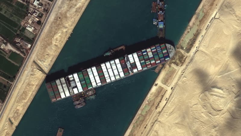 Egypte: un accord trouvé pour relâcher le navire qui avait bloqué le canal de Suez