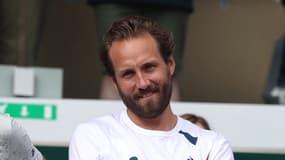 Lucas Pouille dans les tribunes à Roland-Garros, en mai 2025.