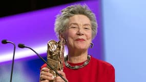 Emmanuelle Riva, sacrée meilleure actrice aux César vendredi soir, espère décrocher un Oscar pour son 86e anniversaire.