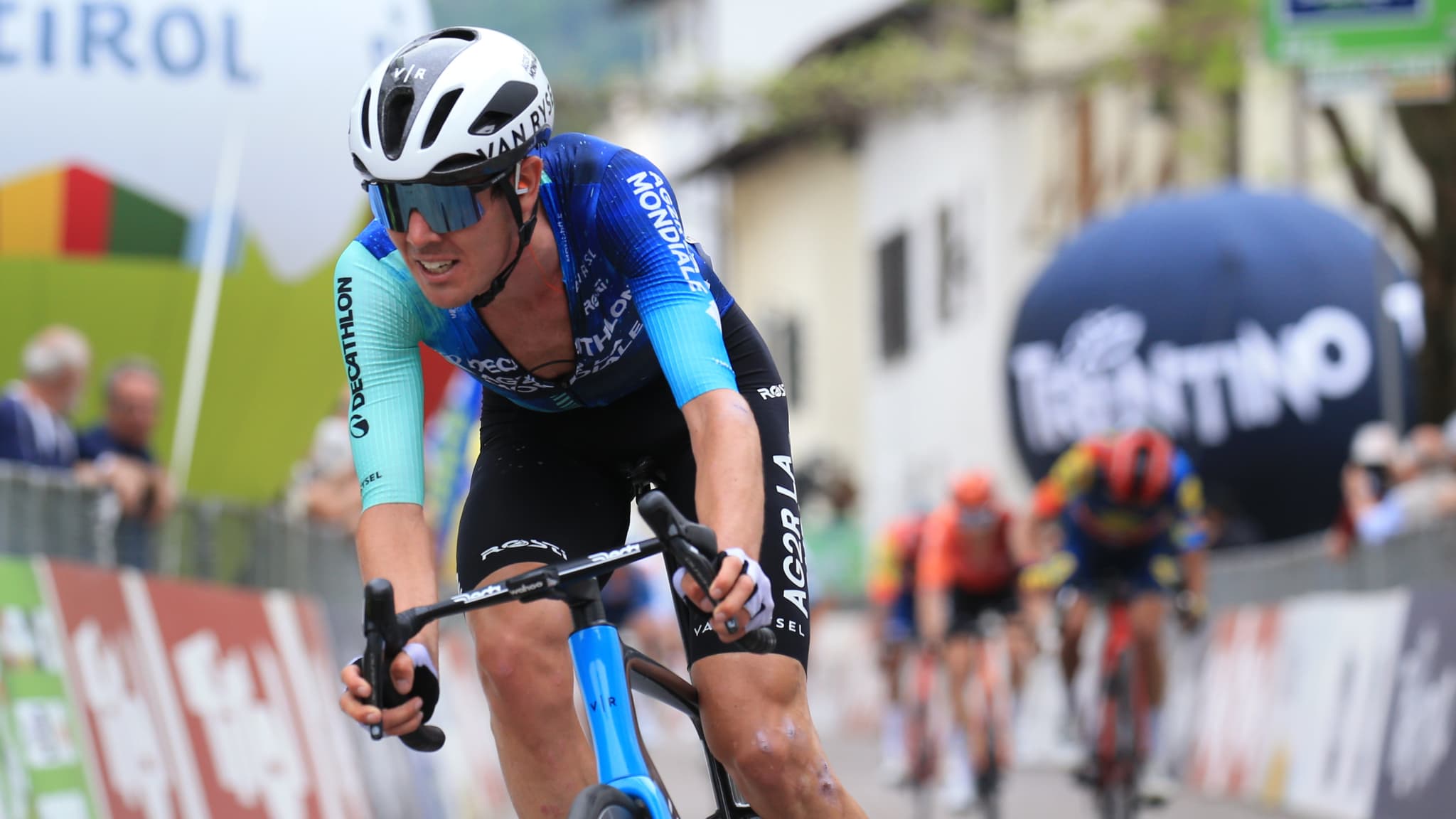 L'Australien Ben O'Connor sur le Tour des Alpes 2024 L'Australien Ben O'Connor sur le Tour des Alpes 2024