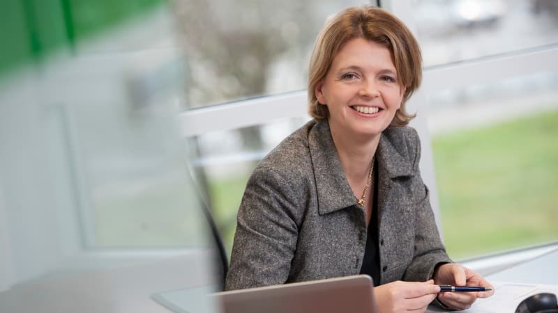 Entrée en 2011 chez Europcar, Caroline Parot a d'abord été la directrice financière du groupe avant d'être nommée directrice générale en octobre 2016 puis Présidente du directoire le 25 novembre suivant.