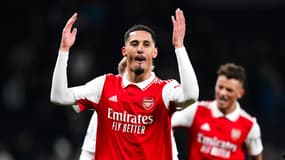 William Saliba célèbre la victoire d'Arsenal contre Tottenham, le 15 janvier 2023