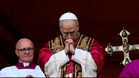 Le pape Léon XIV ce jeudi 8 mai au balcon de la basilique Saint-Pierre, au Vatican.