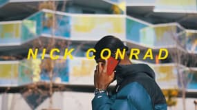 Le rappeur a publié vendredi 17 mai un clip avec une nouvelle chanson intitulée "Doux Pays"