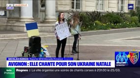Avignon: une étudiante au conservatoire chante pour dénoncer la guerre en Ukraine