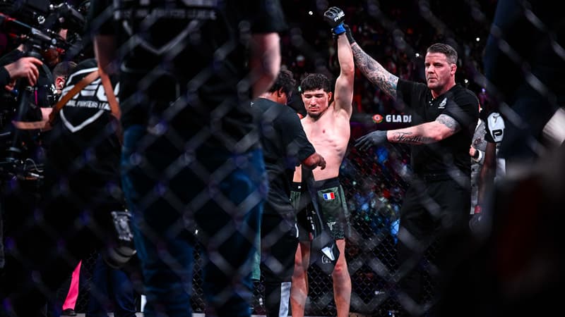 Baki après avoir battu Cédric Doumbè au PFL Paris, à l'Accor Arena le 7 mars 2024