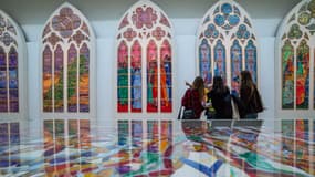 Exposition "D’un seul souffle" de Claire Tabouret à la Galerie 10.2 du Grand Palais à Paris, France, le 8 décembre 2025.
