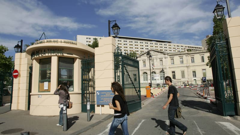Vue générale prise le 18 septembre 2006 de l'Hôpital de La Timone à Marseille. 