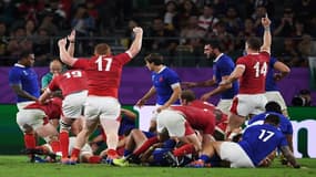 Denis Charvet en colère après la défaite du XV de France face au Pays de Galles