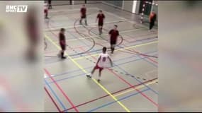 Un joueur insolent cale 3 petits ponts au futsal