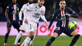 Rayan Cherki en duel avec le Parisien Kurzawa