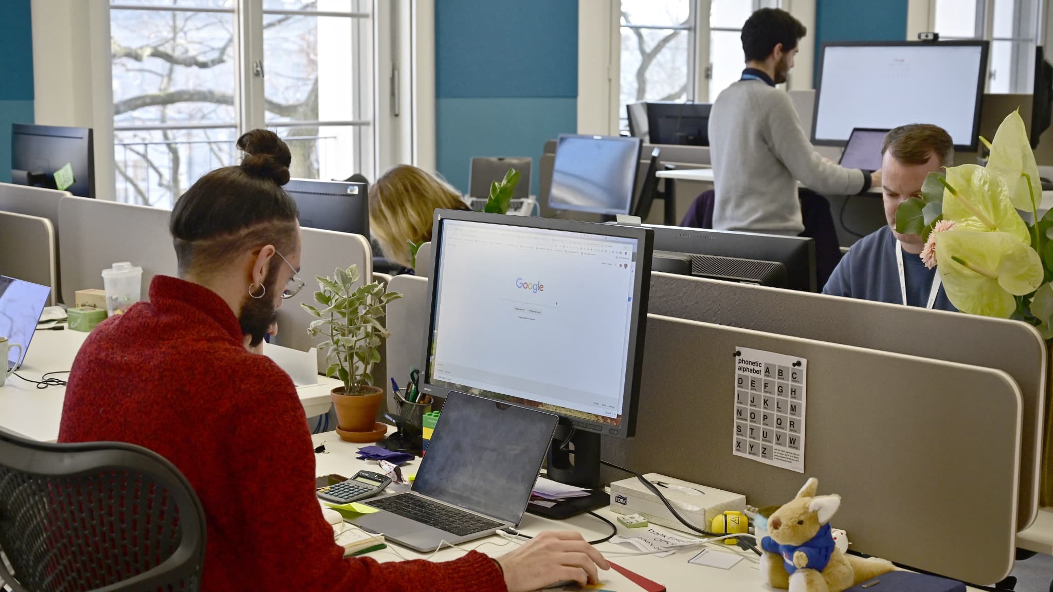 TROIS À CINQ MINUTES DE MARCHE TOUTES LES DEMI-HEURES: DE NOUVELLES RECOMMANDATIONS CONTRE LA SÉDENTARITÉ
