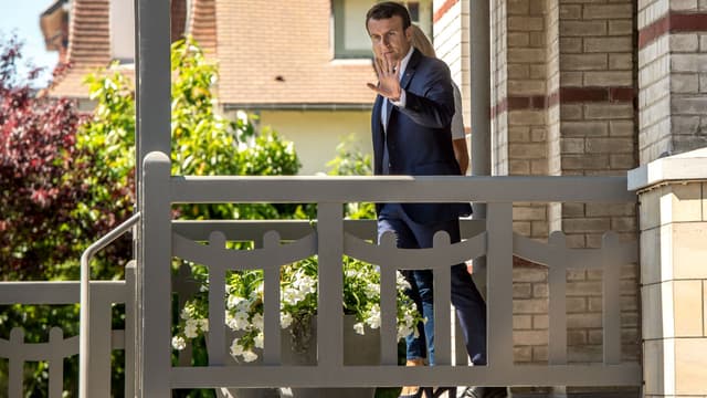Emmanuel et Brigitte Macron quittent leur maison au Touquet le 11 juin 2017