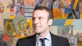 Une très large majorité des Français "préfère" Emmanuel Macron à François Hollande et même à Manuel Valls, selon un sondage Ifop-Fiducial pour Paris Match et Sud Radio publié mardi.