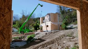 Une construction en bois à La Colle-sur-Loup, dans les Alpes-Maritimes (image d'illustration).