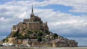 Le Mont Saint-Michel, par exemple, est une destination beaucoup moins prisée par les touristes depuis les attentats de novembre 2015.