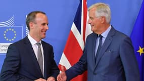 Le ministre britannique en charge du Brexit Dominic Raab et le négociateur européen Michel Barnier.