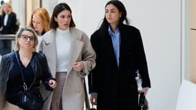 Iris Mittenaere arrive au procès de son ex-compagnon jugé pour des violences conjugales, le 6 novembre 2024.