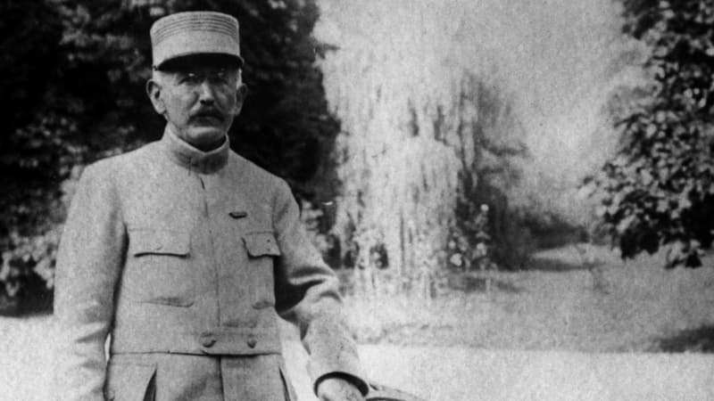 L'Assemblée nationale approuve à l'unanimité l'élévation d'Alfred Dreyfus...