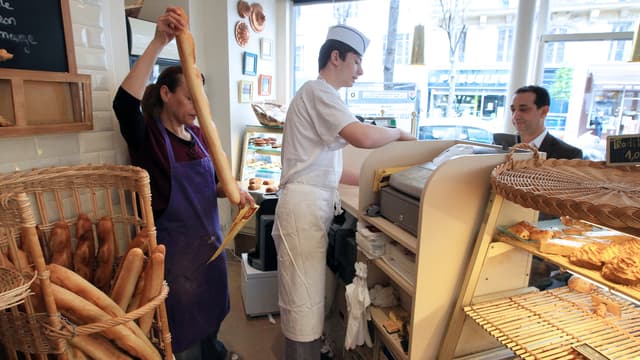 Dans une boulangerie du XVIIIe arrondissement de Paris, le 4 mai 2012.