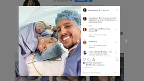 Marquinhos et sa femme avec leur deuxième enfant