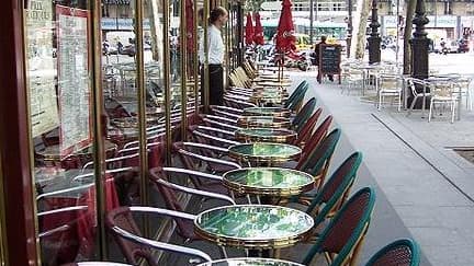 Les terrasses des cafés parisiens vont être réglementées