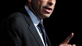 Dans un entretien publié mardi par Le Parisien, Jean-François Copé, secrétaire général de l'UMP, se prononce pour une baisse des cotisations sociales et une hausse de la TVA. /Photo d'archives/REUTERS/Julien Muguet