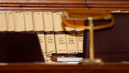 La défense d'Yvan Colonna, jugé une troisième fois aux assises de Paris pour l'assassinat du préfet de Corse Claude Erignac en 1998, a engagé lundi, dès l'ouverture du procès, une offensive pour obtenir son acquittement. /Photo prise le 2 mai 2011/REUTERS