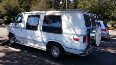 Le van blanc qu'a utilisé Ben Discoe