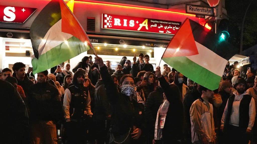 Des participants à une manifestation propalestinienne à Berlin, le 18 octobre 2023 Des participants à une manifestation propalestinienne à Berlin, le 18 octobre 2023