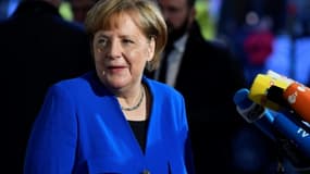 La chancelière allemande Angela Merkel arrive au siège du SPD pour des discussions avec les sociaux-démocrates, le 11 janvier 2018 à Berlin
