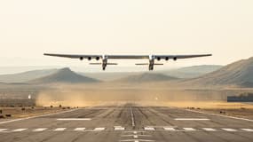 Le Roc, l'avion le plus grand du monde, a repris les airs