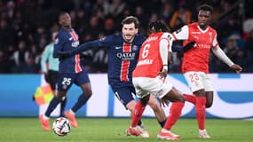 Khvicha Kvaratskhelia avec le PSG contre le Stade de Reims, au Parc des Princes le 25 janvier 2025